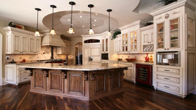 Custom Kitchen Cabinets